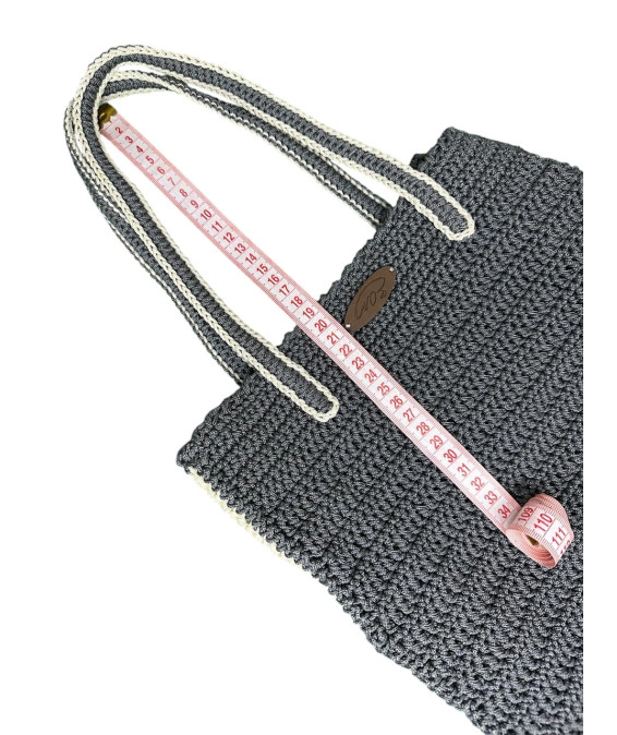 Sac en crochet élégant fait main – Une pièce unique et raffinée Sac en crochet fait main – Accessoire élégant gris-beige pour tout style