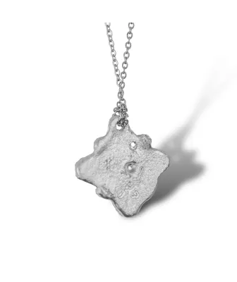 ARTIFACT I – Un Pendentif Unique en un Seul Exemplaire