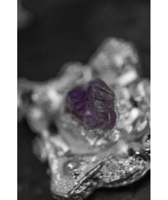 ARTIFACT I – Pendentif en Édition Limitée avec Améthyste Naturelle ARTIFACT I – Pendentif exclusif en étain et améthyste