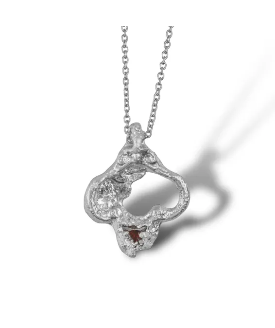 ARTIFACT III – Pendentif en Édition Limitée avec Zircon Cubique Rouge ARTIFACT III – Pendentif Exclusif en Étain et Zircon Rouge