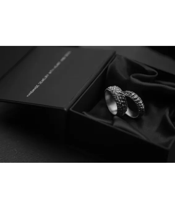 Bague artisanale en argent 925 avec gravure de dragon – oxydée ou argent clair | UGRANDH