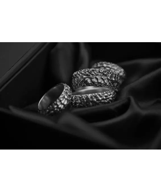 Bague artisanale en argent 925 avec gravure de dragon – oxydée ou argent clair | UGRANDH