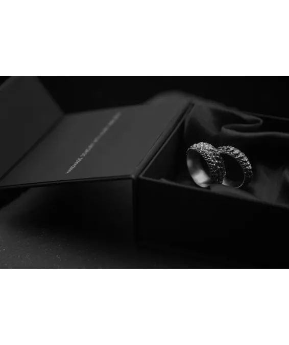 Bague artisanale en argent 925 avec gravure de dragon – oxydée ou argent clair | UGRANDH