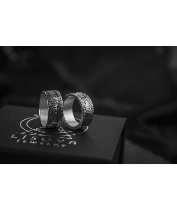 Bague en argent 925 avec relief reptilien – faite main, édition unique Bague artisanale en argent 925 avec écailles de serpent – finition oxydée ou naturelle | UGRANDH
