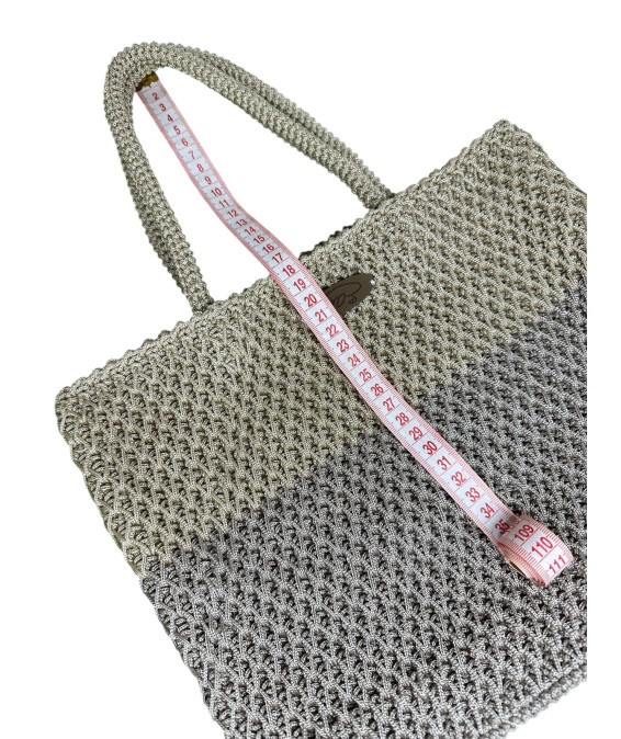 Sac au Crochet Fait Main – Accessoire Unique et Tendance Sac au crochet fait main beige et gris – Élégant et résistant