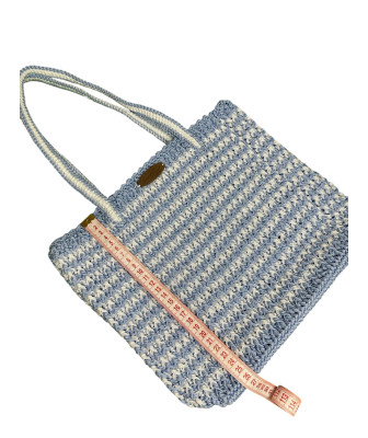 Sac au Crochet Fait Main Bleu Clair & Crème – Élégant et Résistant