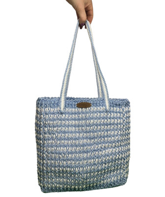 Sac au Crochet Fait Main Bleu Clair & Crème – Élégant et Résistant