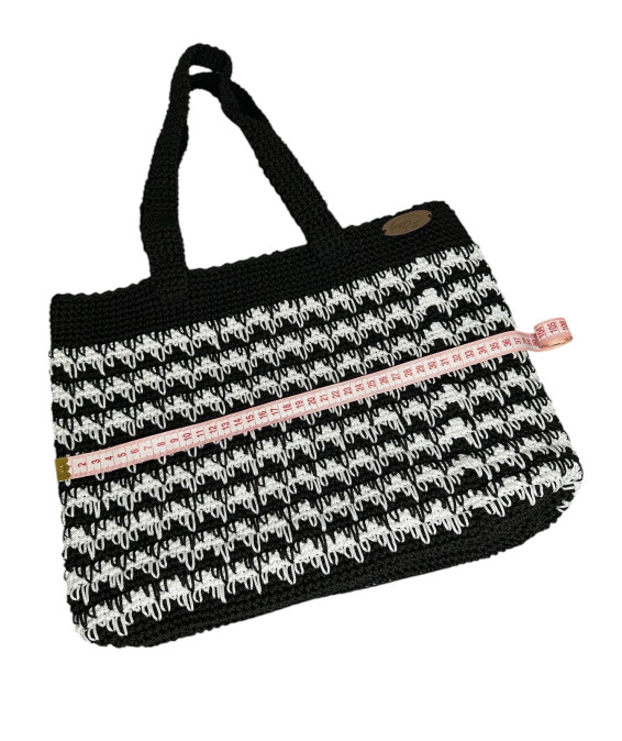 Sac au Crochet Fait Main Noir & Blanc – Intemporel & Chic Sac au Crochet Fait Main Noir & Blanc – Chic & Léger