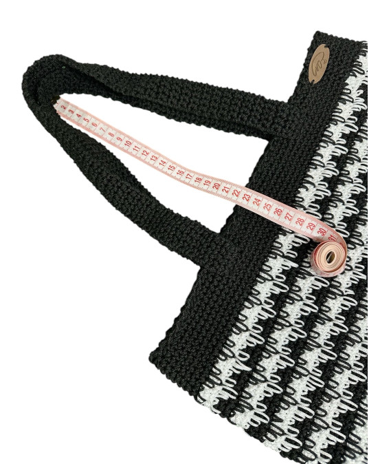 Sac au Crochet Fait Main Noir & Blanc – Intemporel & Chic Sac au Crochet Fait Main Noir & Blanc – Chic & Léger