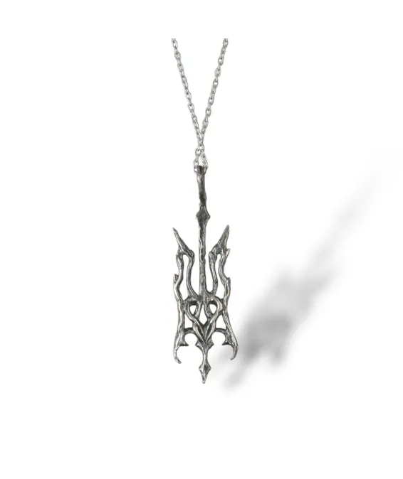 Trident Ukrainien Gothique – Un Accessoire Patriotique Unique Trident Ukrainien Gothique – symbole de force et d’indépendance